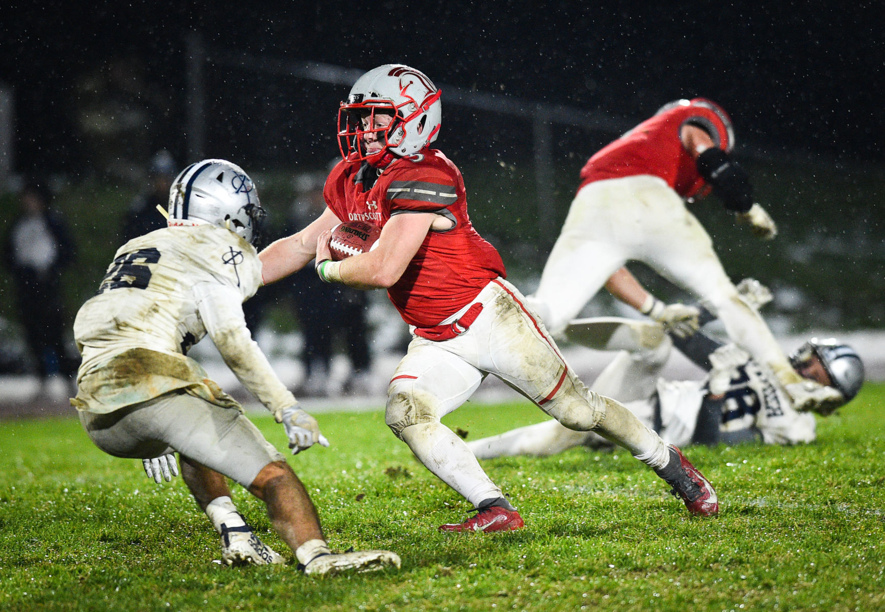 110119-qct-spt-ns-xavier-fball-027a.jpg